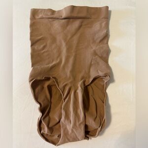 S/M Skims high waisted sculpting brief